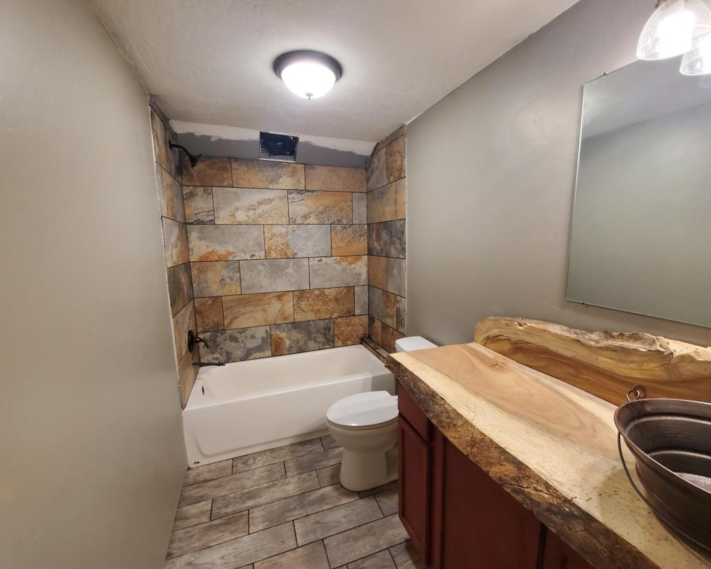 Image of bathroom in cabin for sale in Heber, UT